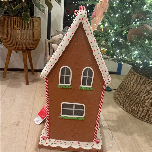 Giant gingerbread house Christmas holiday red white green 25” tall - Picture 9 of 11